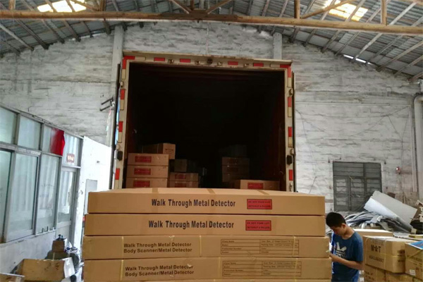 海關口岸采用SD-600型金屬探測安檢門保安全[圖]