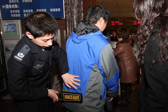 臨汾火車站鐵警增設手持金屬探測儀二次檢測項目[圖]