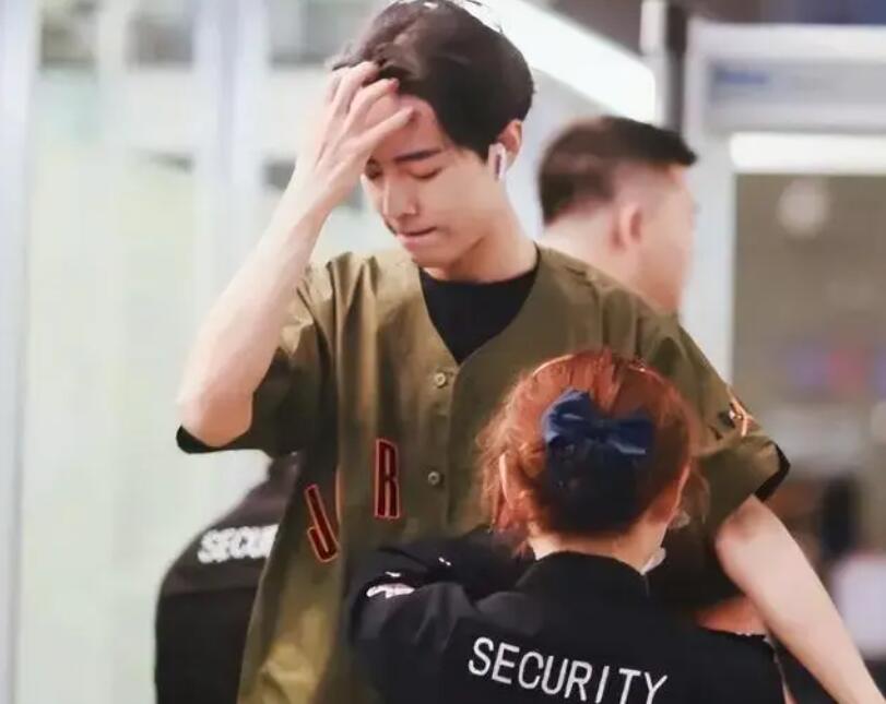 機(jī)場(chǎng)安檢門通道中害怕泄露隱私嗎?不用擔(dān)心-3.jpg 機(jī)場(chǎng)安檢門通道中害怕泄露隱私嗎?不用擔(dān)心-3.jpg