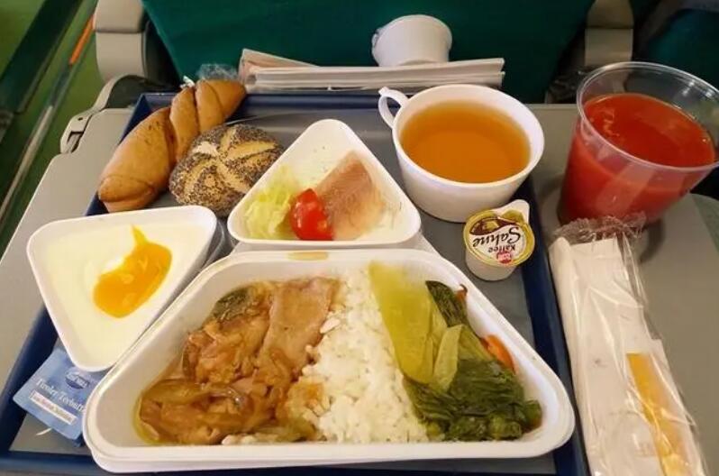 機(jī)場(chǎng)安檢門通道中害怕泄露隱私嗎?不用擔(dān)心-9.jpg 機(jī)場(chǎng)安檢門通道中害怕泄露隱私嗎?不用擔(dān)心-9.jpg